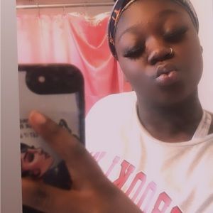 Meet your Posher, Emiyah